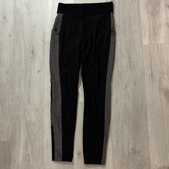 Lululemon Box It Out Tight - Picture 7 of 9